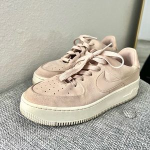 Nike pink air force 1